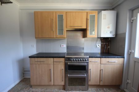 29 Bartram Close, Uxbridge, Uxbridge, UB8 3AX - Photo 5