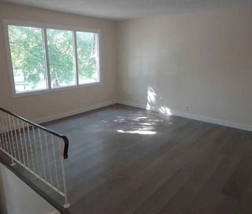 3bdrm home with private backyard & parking Huntington Hills NW Dec 1 - Photo 2