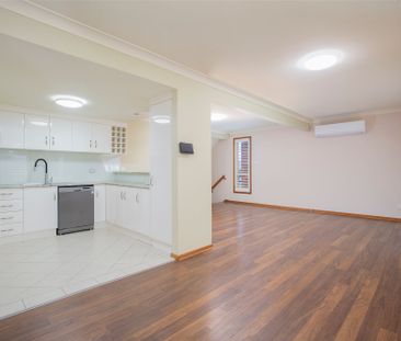 Low Maintenance 3 bedroom - Photo 2