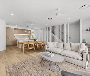 Fully Furnished Coastal Living Central Burleigh Heads - Photo 4