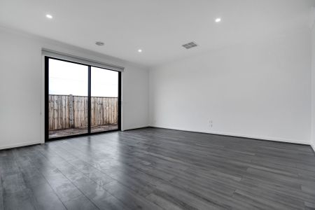 Family Home in Ooranya estate! - Photo 3