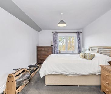 4 bedroom detached house to rent - Photo 4