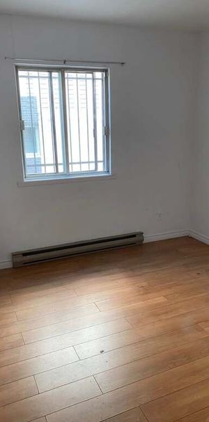 Mile-End - Beau 5 1/2 Au Rez-De-Chaussée - Photo 1