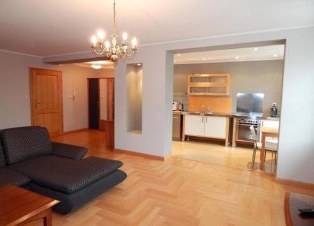 Atrakcyjny 2 pokojowy apartament na Starówce - Zdjęcie 4