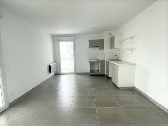 Appartement 3 pièces 63m2 MARSEILLE 4EME 1 185 euros - Photo 1