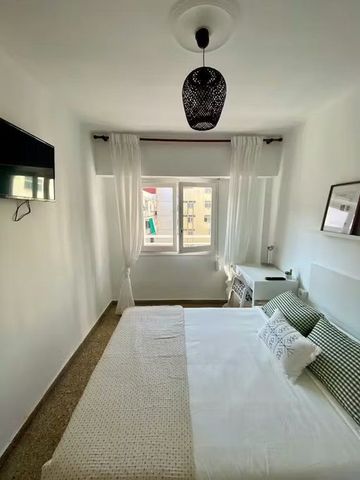 Avinguda de la Malva-Rosa, Valencia, Valencian Community 46011 - Photo 5