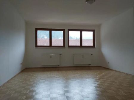 NEU - Zentrale 2-Zimmer-Wohnung mit Küchenblock im 2. Obergeschoß (Dachgeschoß) am Hauptplatz in Kapfenberg zu mieten ! - Photo 3