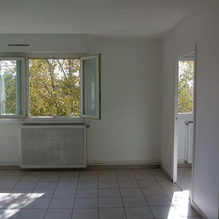 Location Appartement 1 pièce 34m² STE FOY LES LYON 69110 - Photo 4