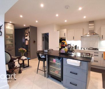 4 bedroom detached house to rent - Photo 4