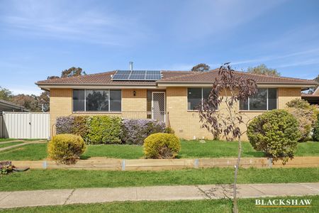 57 Heydon Crescent, Evatt ACT 2617 - House For Rent | Domain - Photo 2