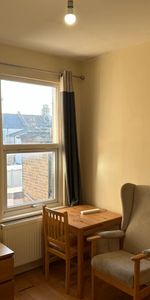 Room in a Shared Flat, Leslie Road, E11 - Photo 4