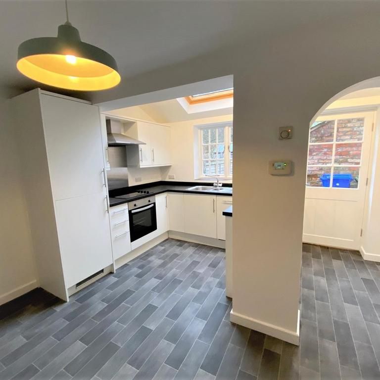 2 bedroom cottage to rent - Photo 1