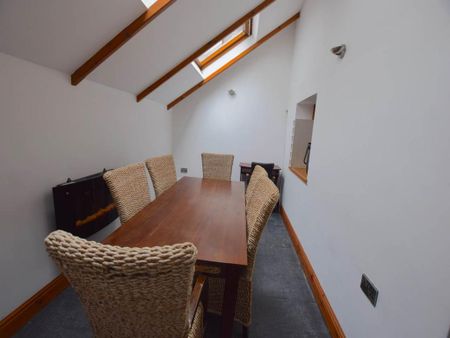 3 bedroom flat to rent - Photo 2