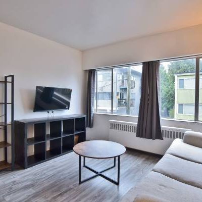 Pet Friendly-AVAILABLE November 1st- Furnished 1 Bedroom @ 1540 Haro - Photo 4