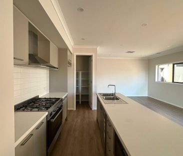 Modern Living with Comfort, Space, and Style - Photo 5