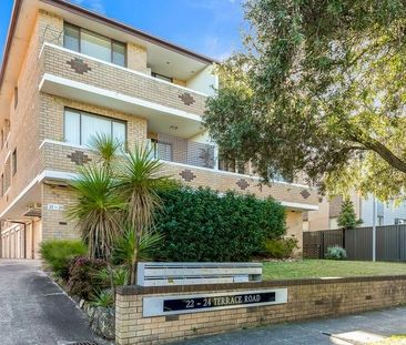 Renovated Two Bedroom Unit With Two Balconies, Internal Laundry, Lock Up Garage & Storage - Photo 4