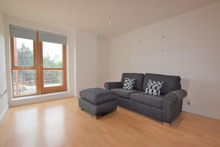 2 bedroom apartment to rent - Photo 4