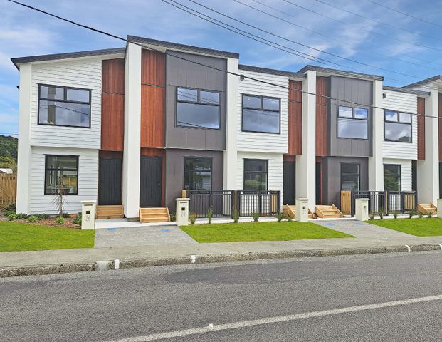 New In Wainui - Photo 1
