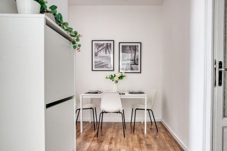 Large single room with balcony in Milan - Photo 5