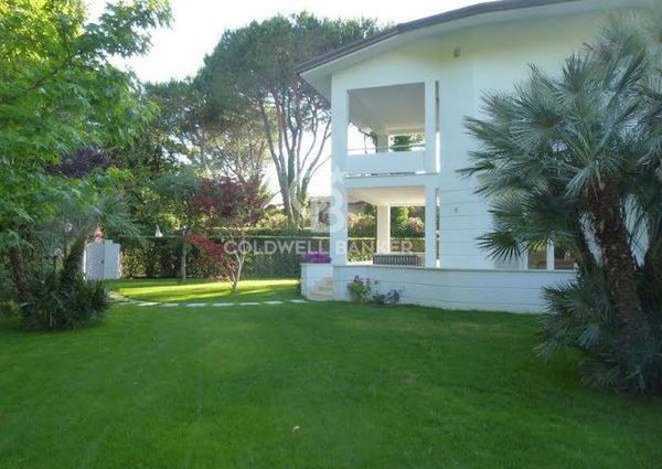 via sant elme, 12, Forte dei Marmi, Tuscany 55042