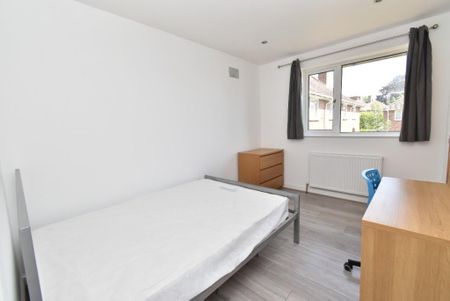 5 bedroom semi-detached house to rent - Photo 4