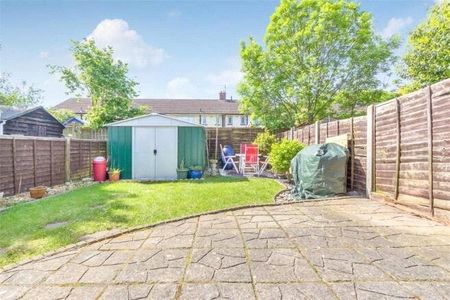 3 bedroom terraced house to rent - Photo 5