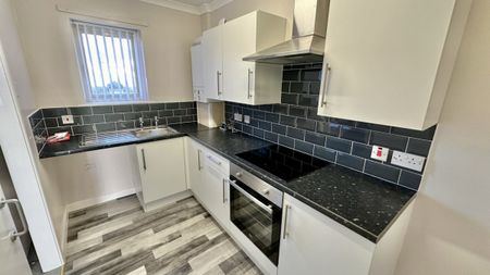 Royal Court, Hoyland, Barnsley, S74 - Photo 4