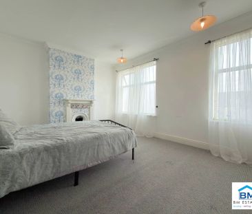 2 Bedroom Terraced - Photo 3