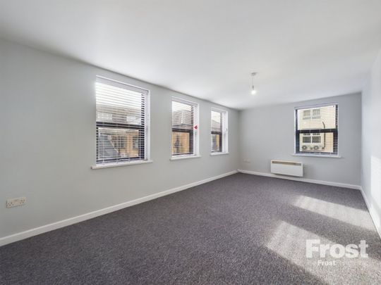 Station Road, Ashford, Surrey,TW15 - Photo 1