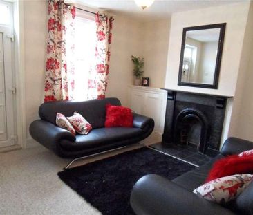 Hatton Gardens, Newark, NG24 - Photo 1