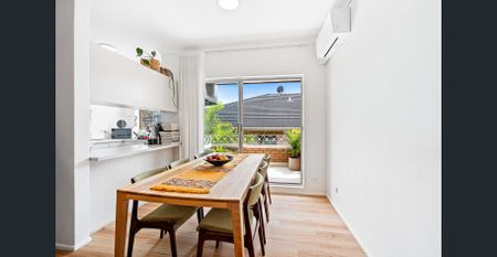 Modern Beachside Apartment with Dual Balconies - Photo 2