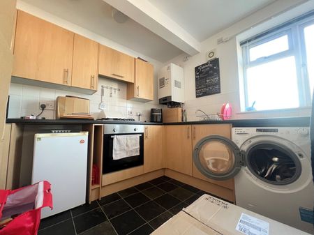 2 bedroom flat to rent - Photo 4