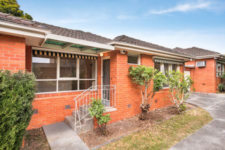 2/16 Allambee Avenue, Camberwell VIC 3124 - Photo 2