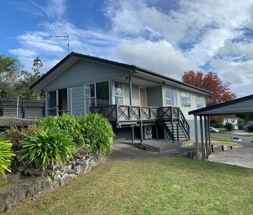Beautiful sunny 3 bedroom home - Photo 3