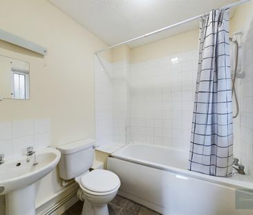 New Broughton Road, Melksham, Wiltshire, SN12 - Photo 5
