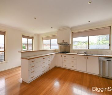5 Boriska Court, Glen Waverley, Vic 3150 - Photo 6