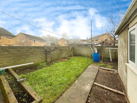 Norwood Crescent, BARRY - Photo 4