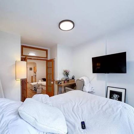 1 BEDROOM + 1 BATHS / Lovely KITSILANO Location. - Photo 1