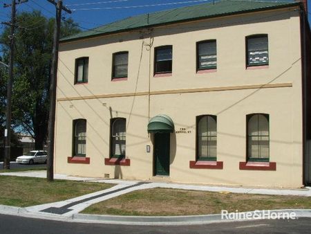 Large bedsit -Available 24/12/25 !!!! - Photo 2