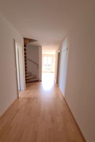 Spacious and quiet 5.5-room duplex apartment for rent - Photo 4
