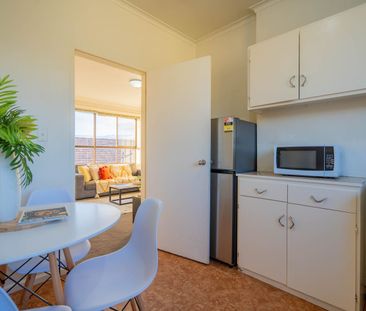 Sunny & Spacious, Fully Furnished apartment - St Kilda - Don't miss... - Photo 2