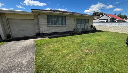 Tidy 2 bedroom unit - Photo 5