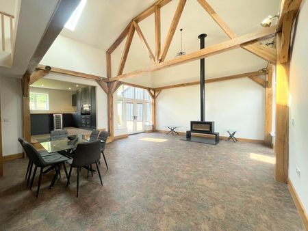 Green View, Ipswich, Baylham - Photo 2