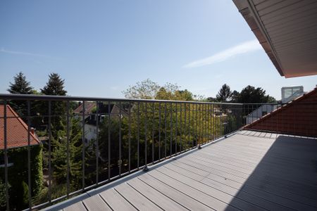 ** Exklusive Dachgeschoss-Wohnung mit luxuriöser Ausstattung | hochwertige EBK | Balkon | Terrasse ** - Photo 2