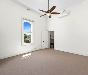 St Kilda East - Photo 2