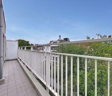 Haut de Forest: Beautiful renovated apartment + terraces - Photo 1