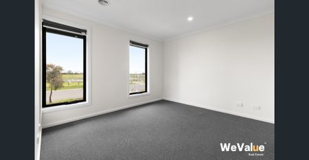 Modern Family Home - Photo 4