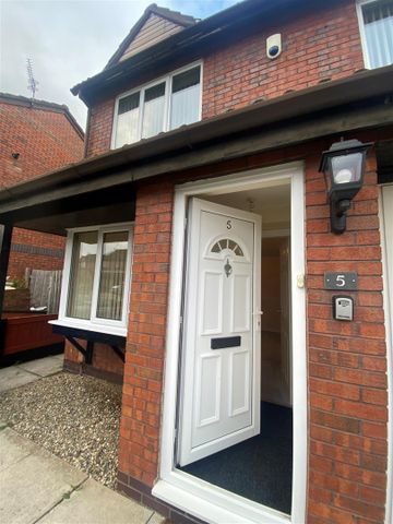 3 bedroom House unspecified to let - Photo 2