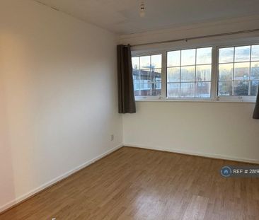 3 bedroom end of terrace house to rent - Photo 1