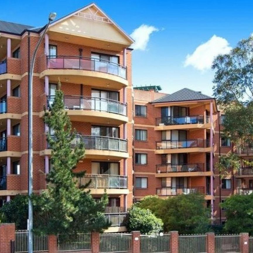 2 Bedroom Unit Within Walking Distance to Blacktown CBD! - Photo 1